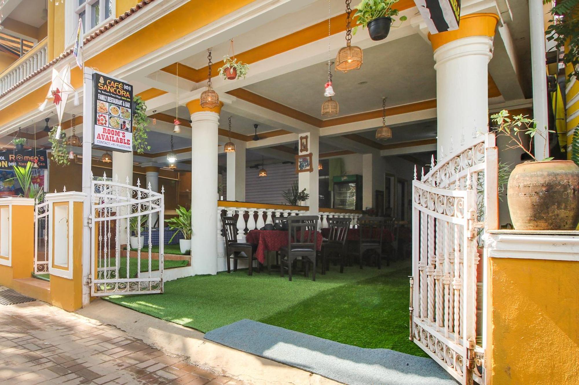 Hotel Collection O Romeos Place Baga Beach Calangute Exterior foto